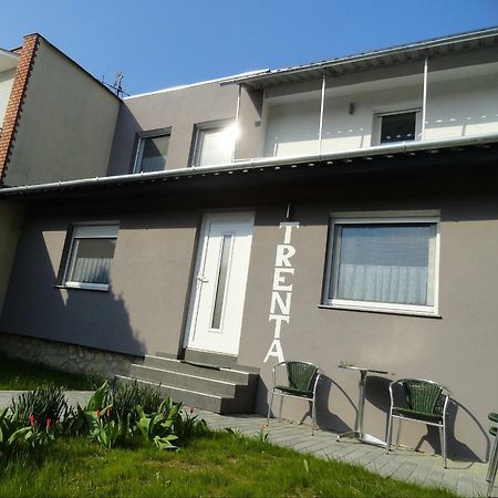 Trenta Apartman Buekfuerdo Exterior photo
