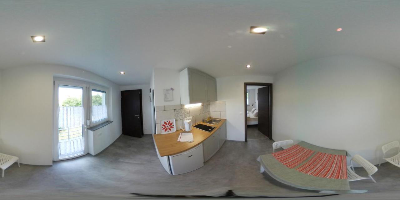 Trenta Apartman Buekfuerdo Exterior photo