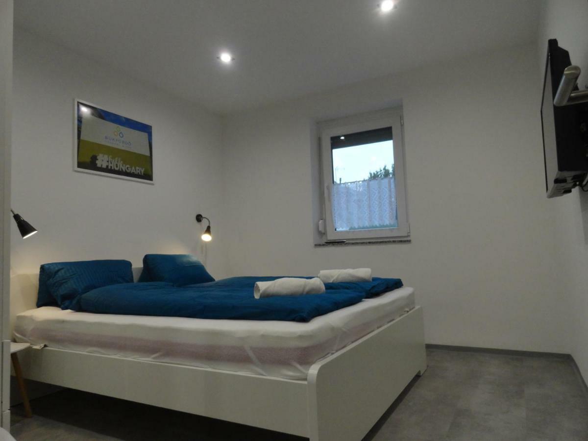 Trenta Apartman Buekfuerdo Exterior photo