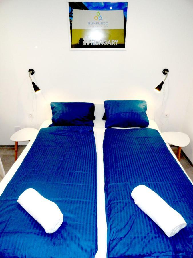 Trenta Apartman Buekfuerdo Exterior photo