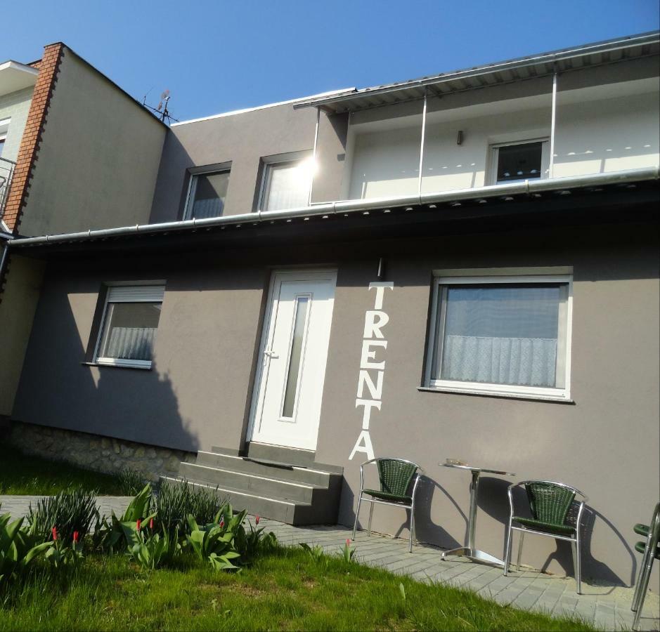 Trenta Apartman Buekfuerdo Exterior photo